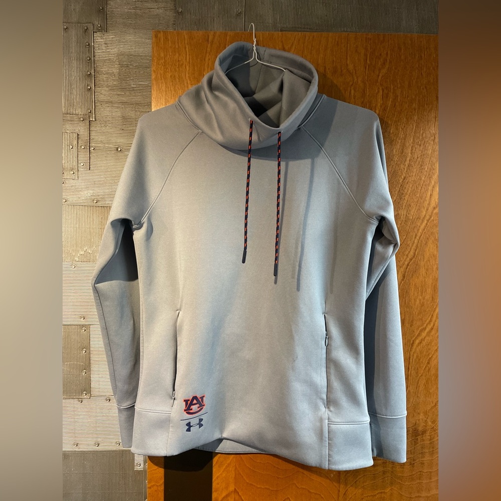 Auburn Under Armour Women’s Small Gray Cowl Neck Sweatshirt.